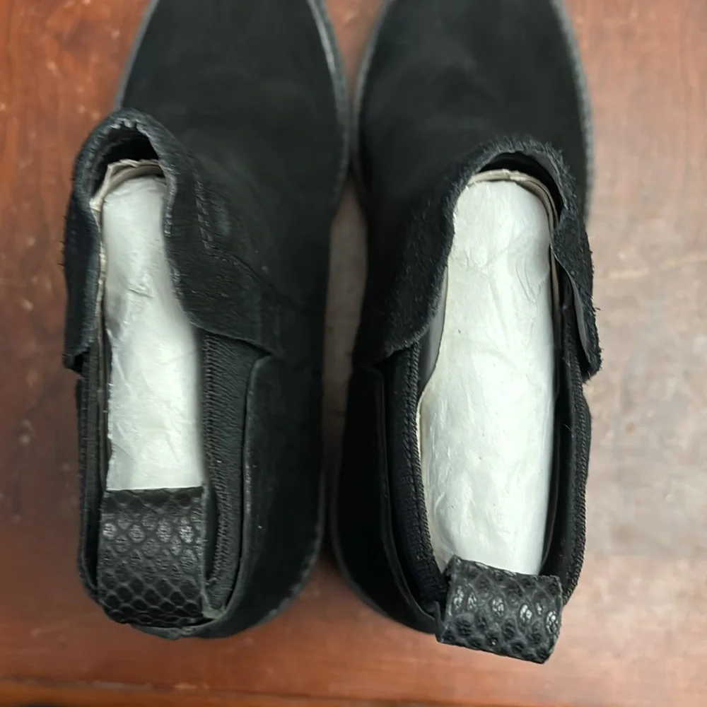 Dolce vita size 7 black suede Chelsea booties slip ons 2” heel brand new - Picture 5 of 7